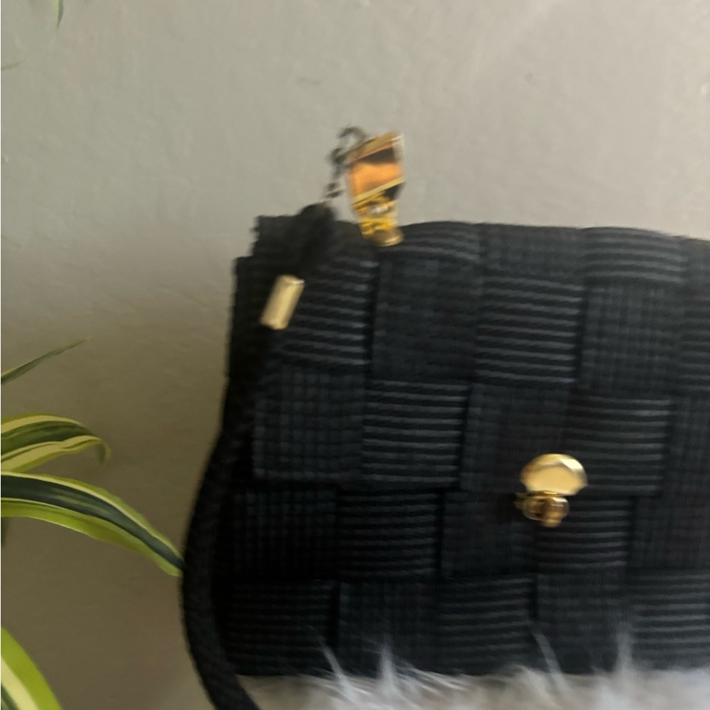 ( Made in Italy) woven shoulder bag